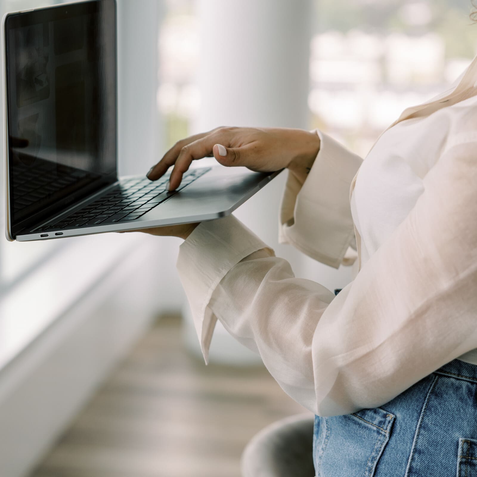 Always stuck finishing notes after hours? Learn how to complete a data chart before the patient leaves with simple strategies that save time and cut stress. #DataChart #DoctorLife #PhysicianWellness #ProductivityTips #WorkLifeBalance