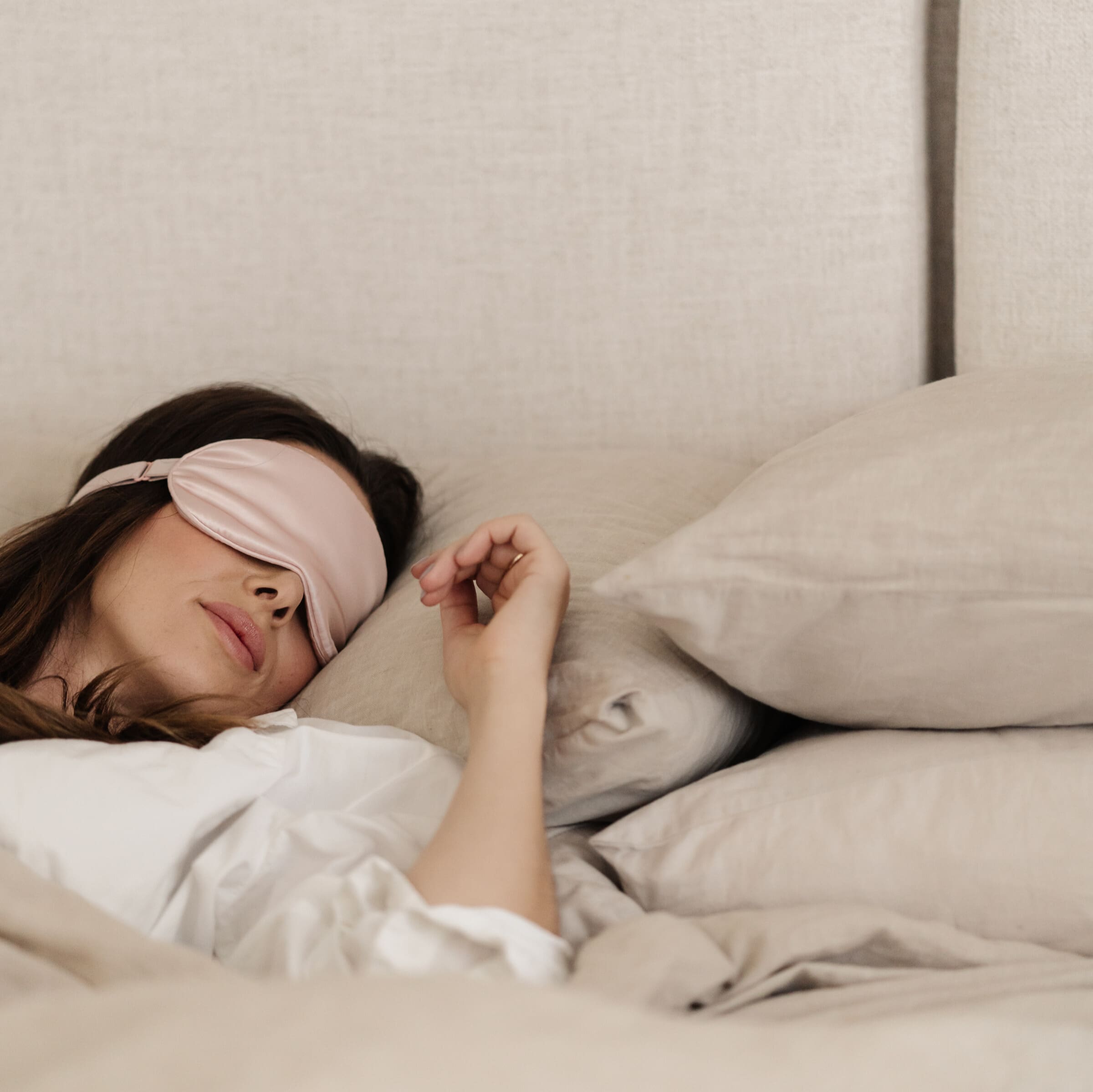 Struggling to rest? Learn how to sleep better by breaking the stress–sleep cycle that keeps you exhausted. Discover proven, science-backed strategies to calm your mind, improve rest, and wake up restored. #HowToSleepBetter #SleepTips #StressRelief #PhysicianWellness #BetterSleep #MindBodyHealth #SleepScience #RestorativeSleep