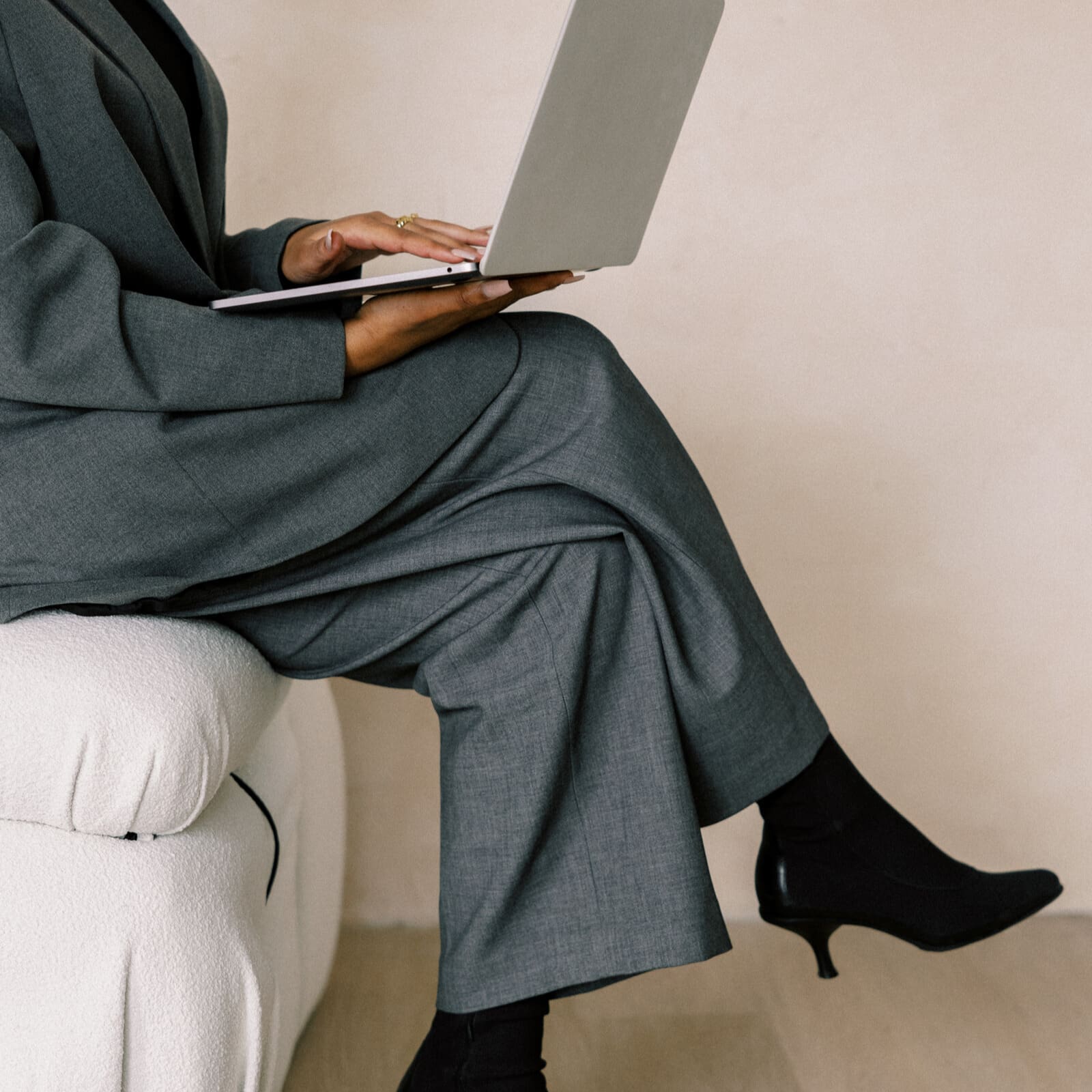 Trying to juggle everything on your own? Discover how to outsource work as a doctor so you can save time, reduce stress, and focus on what truly matters. #OutsourceWork #DoctorLife #PhysicianWellness #WorkLifeBalance #ProductivityTips