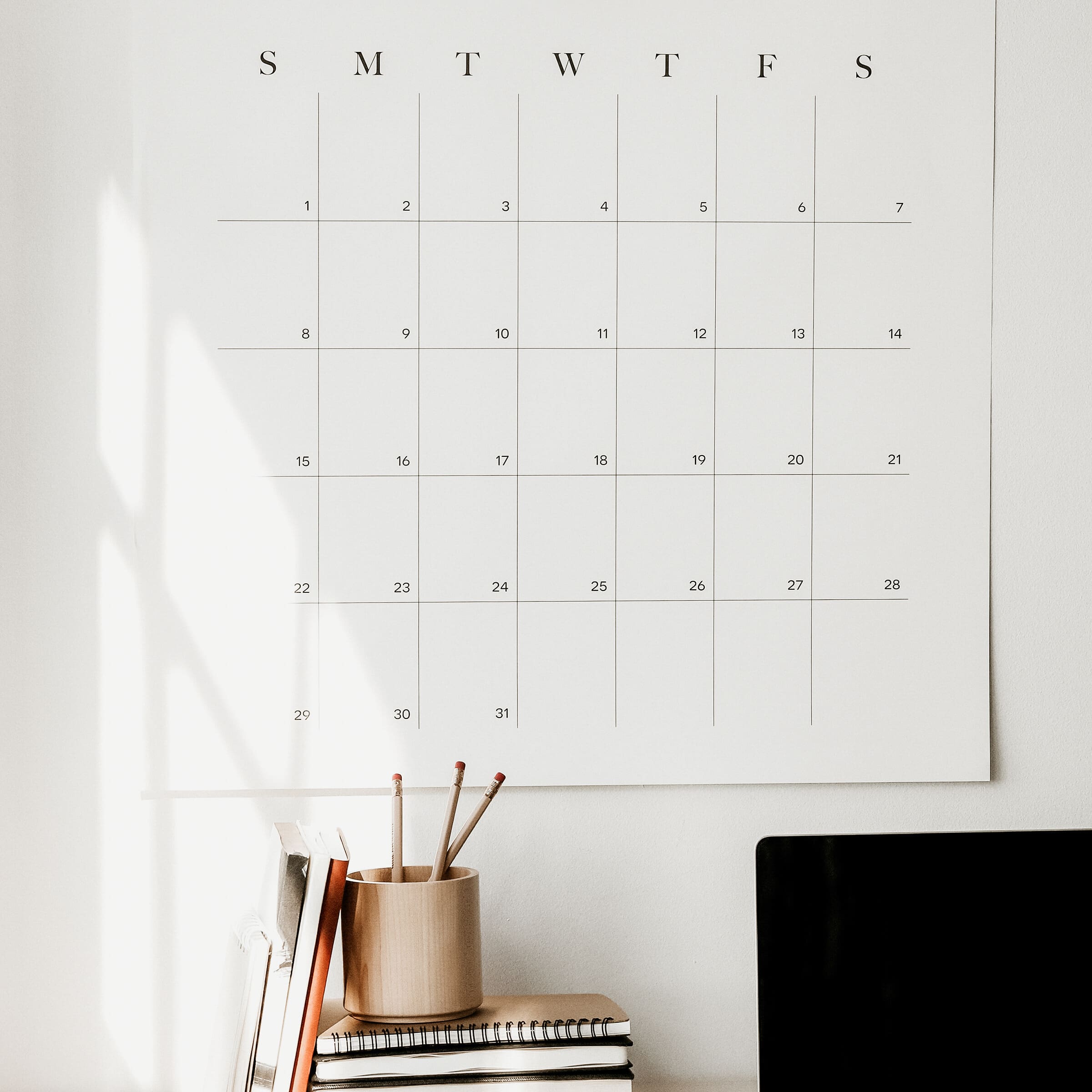 Struggling to juggle work and home life? Discover how a shared calendar for family helps doctors stay organized, save time, and keep everyone on track. #SharedCalendarForFamily #DoctorLife #PhysicianWellness #WorkLifeBalance #ProductivityTips