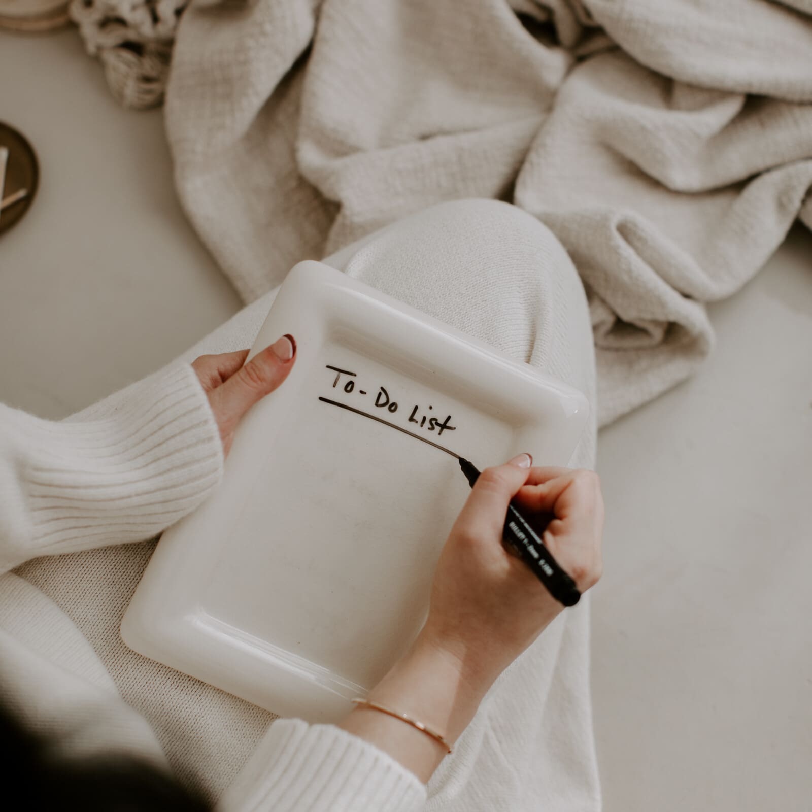 Overwhelmed by endless tasks? Discover 3 smart to do list hacks for doctors that boost productivity, cut stress, and finally make your checklist work for you. #ToDoList #DoctorLife #PhysicianWellness #WorkLifeBalance #ProductivityTips
