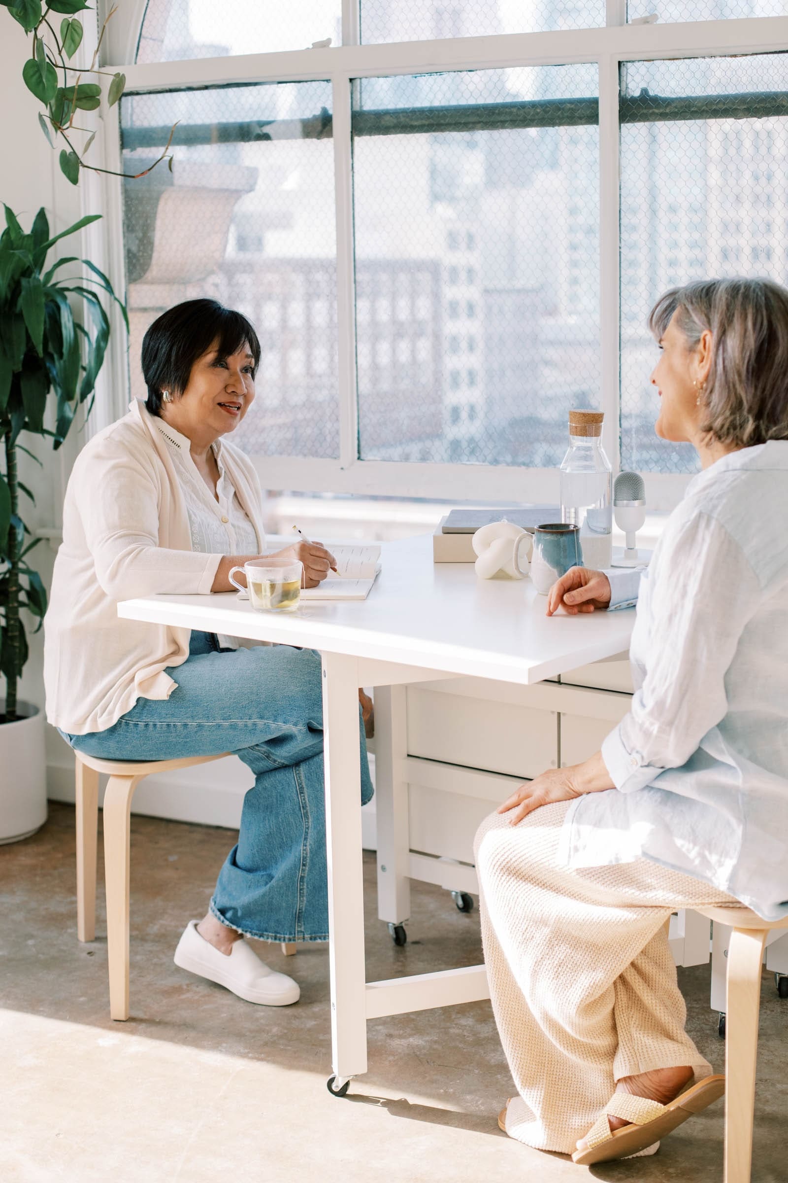 Discover why peer connection is essential for physician well-being. Learn how meaningful support from colleagues reduces burnout, strengthens resilience, and makes medicine more sustainable for women in healthcare. #PeerConnection #PhysicianWellBeing #DoctorBurnout #WomenInMedicine #MedicalCommunity #PhysicianSupport #TheResilientMD